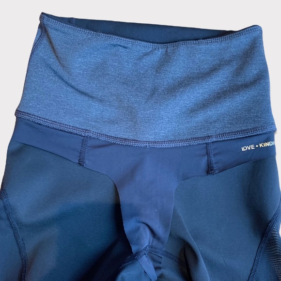 Aurum High Rise 3/4 Leggings in Black/Charcoal Grey & Black Mesh Size Petite (2) - Picture 9 of 13